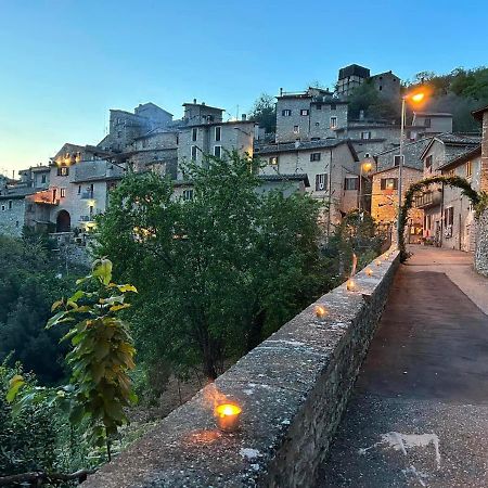 Appartamento Storico A Valle San Martino Di Сполето Экстерьер фото