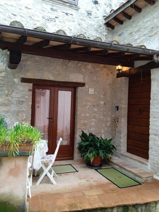 Appartamento Storico A Valle San Martino Di Сполето Экстерьер фото