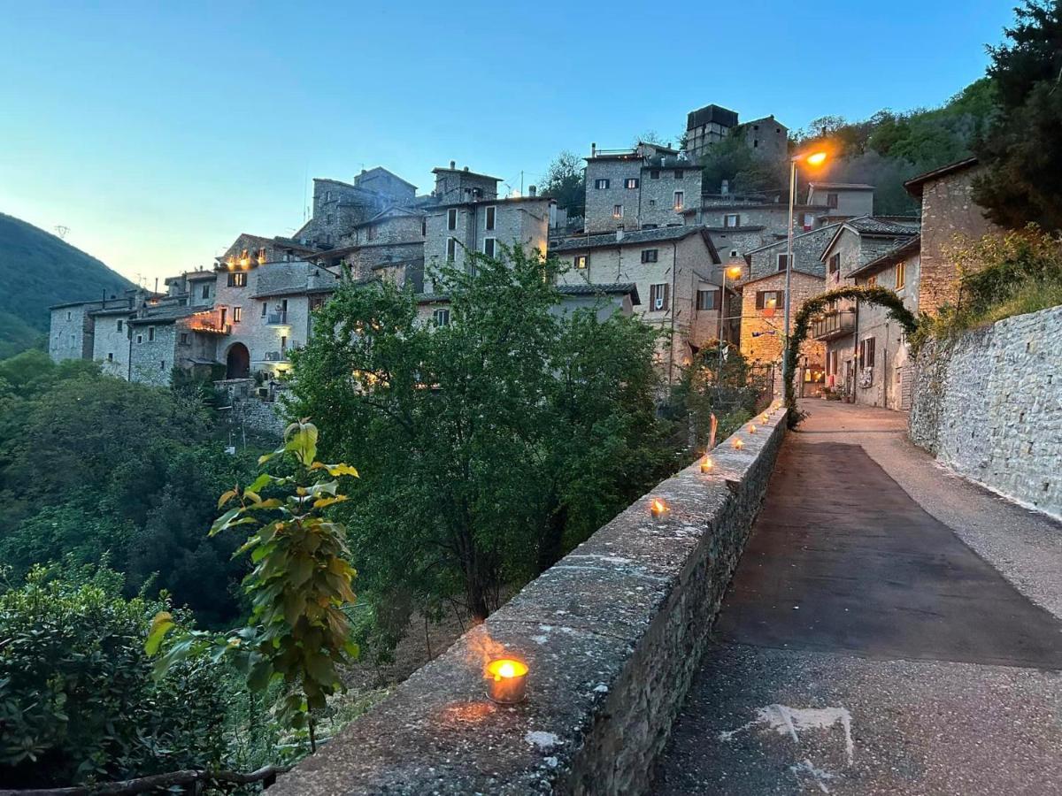 Appartamento Storico A Valle San Martino Di Сполето Экстерьер фото