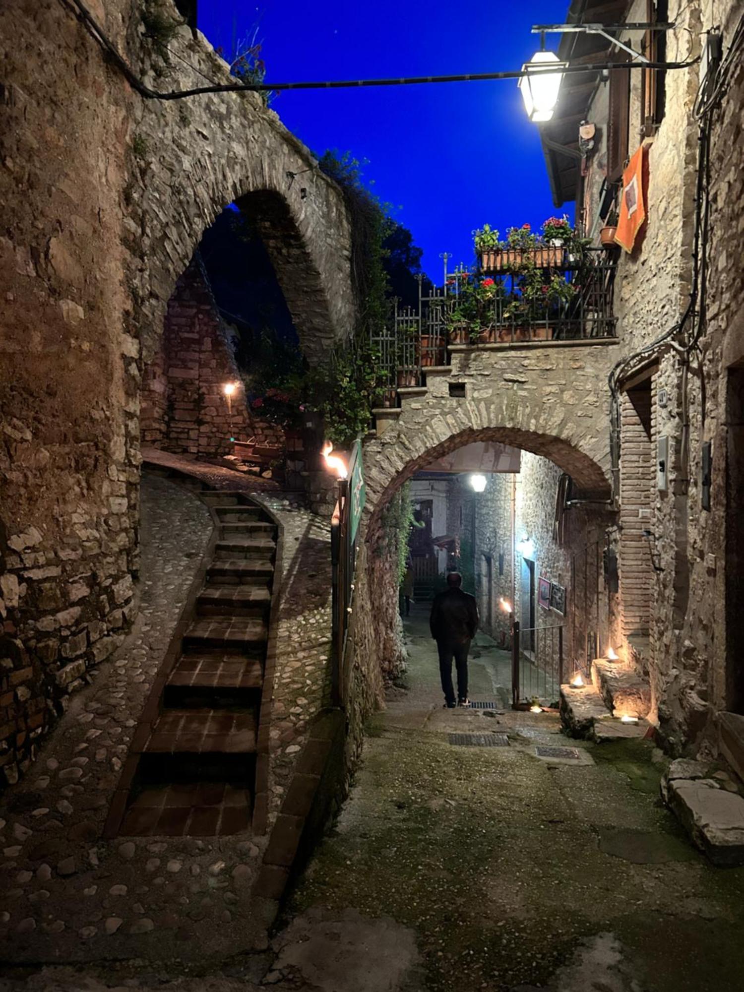 Appartamento Storico A Valle San Martino Di Сполето Экстерьер фото