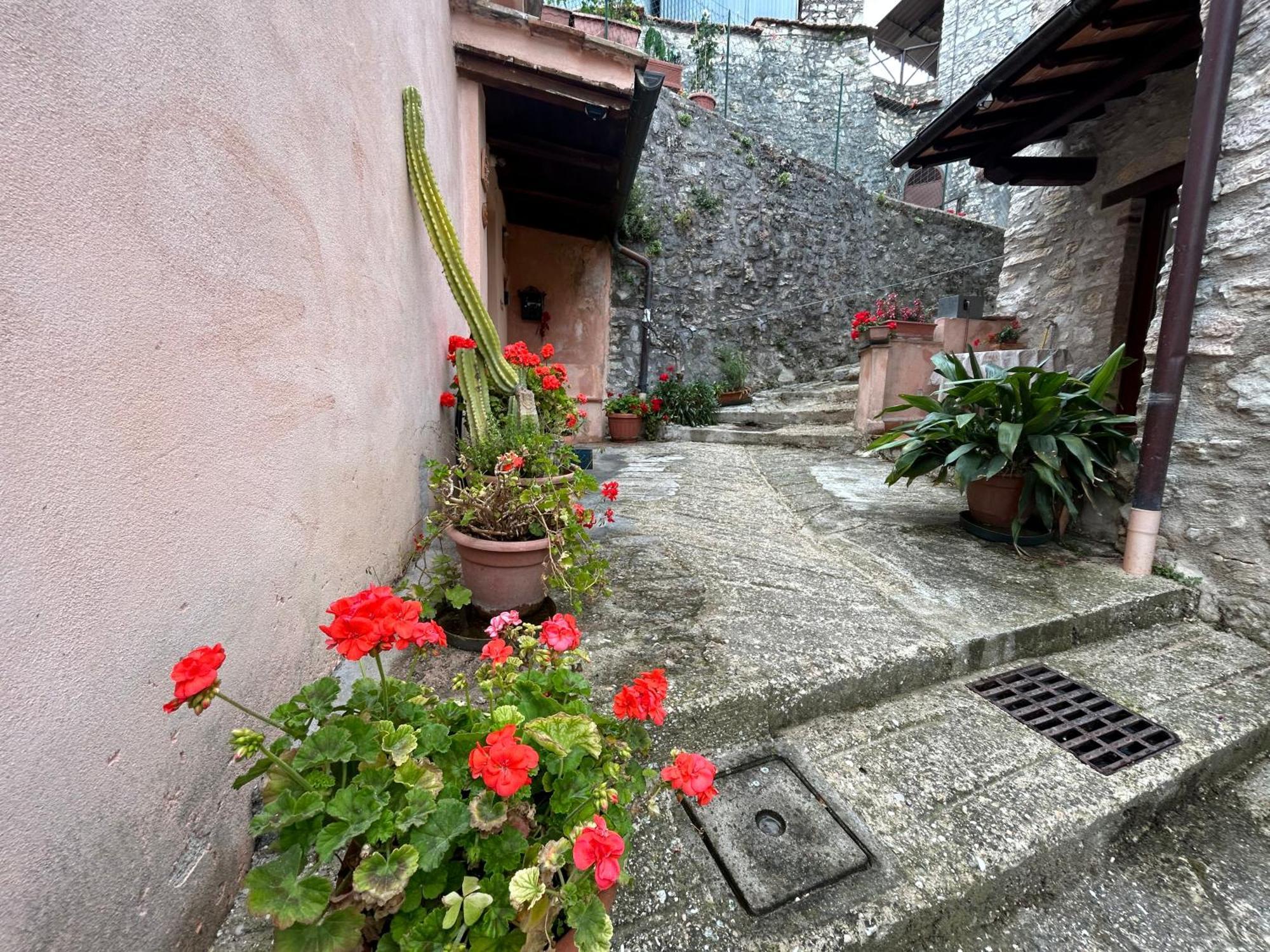 Appartamento Storico A Valle San Martino Di Сполето Экстерьер фото